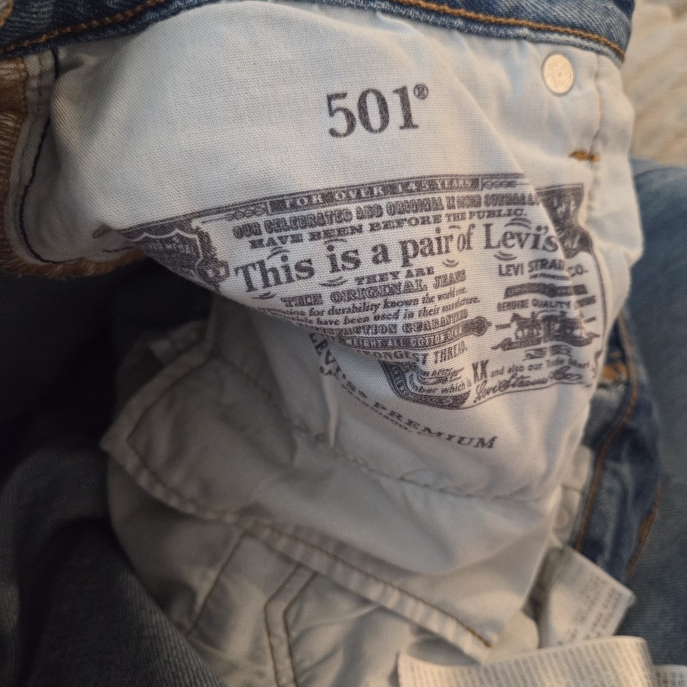 Levi's 501 Original Fit Jeans Womens W27 L30 Light Wash Distressed Ripped Denim - Picture 14 of 14